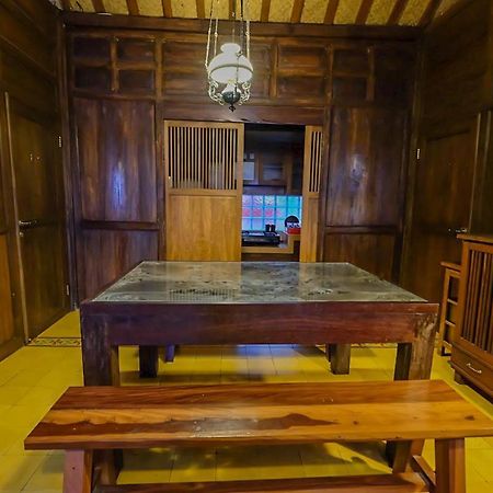 Rumah Stroberi Organic Farm & Family Lodge Lembang Esterno foto