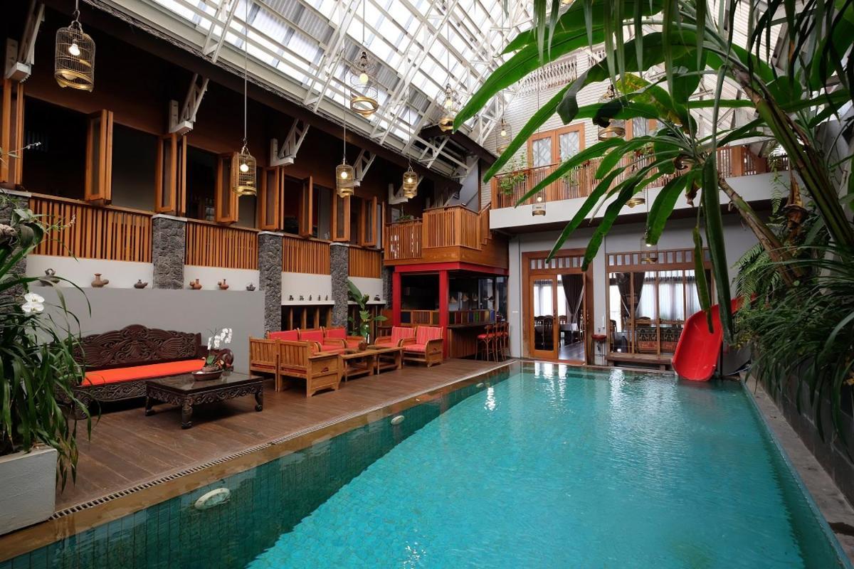 Rumah Stroberi Organic Farm & Family Lodge Lembang Esterno foto