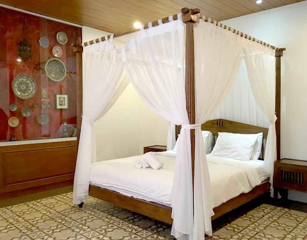 Rumah Stroberi Organic Farm & Family Lodge Lembang Esterno foto