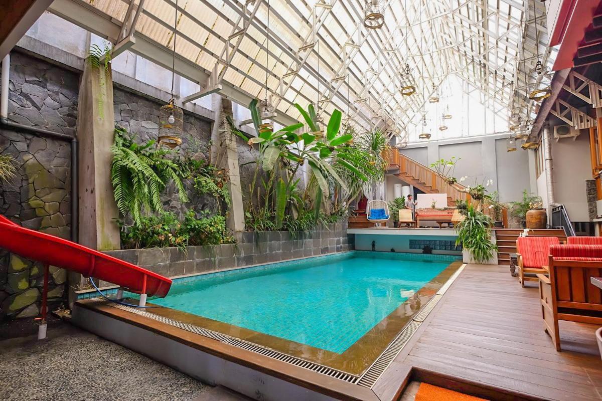 Rumah Stroberi Organic Farm & Family Lodge Lembang Esterno foto