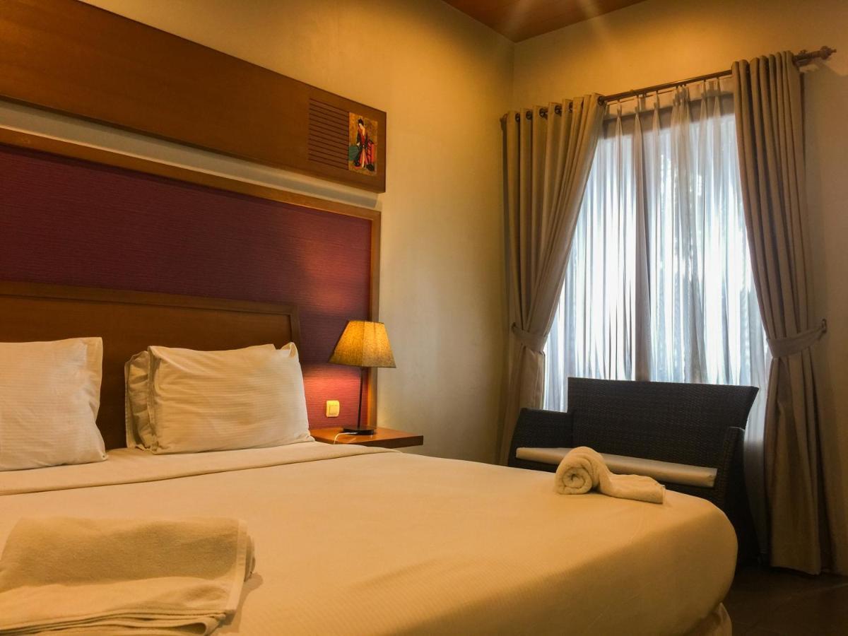 Rumah Stroberi Organic Farm & Family Lodge Lembang Esterno foto