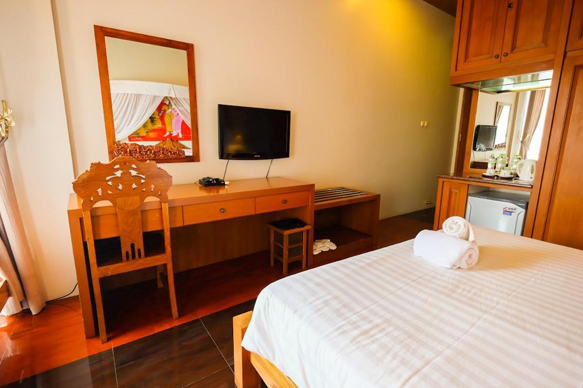 Rumah Stroberi Organic Farm & Family Lodge Lembang Esterno foto