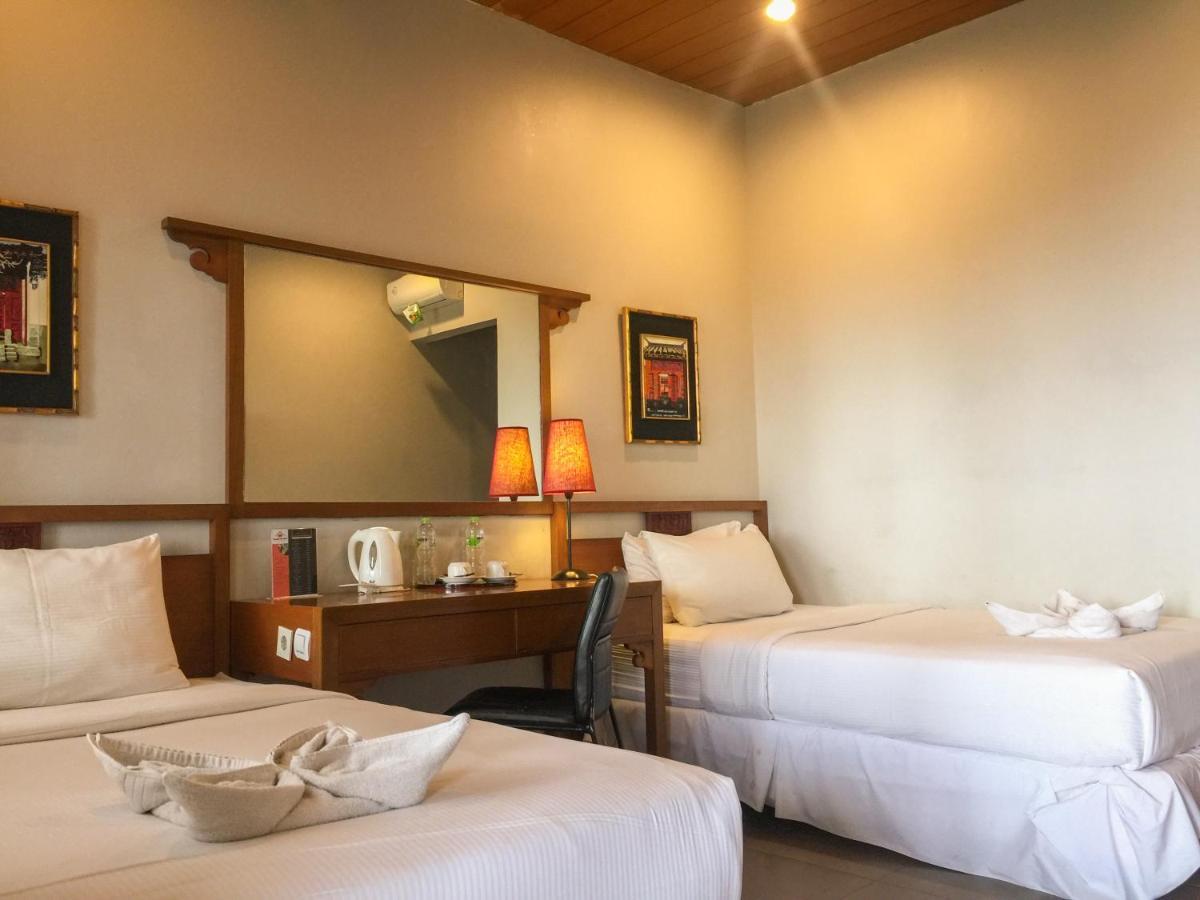 Rumah Stroberi Organic Farm & Family Lodge Lembang Esterno foto