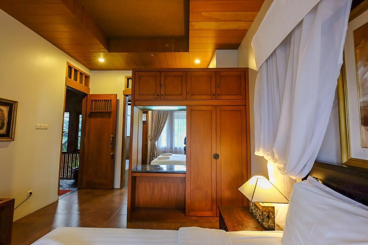 Rumah Stroberi Organic Farm & Family Lodge Lembang Esterno foto