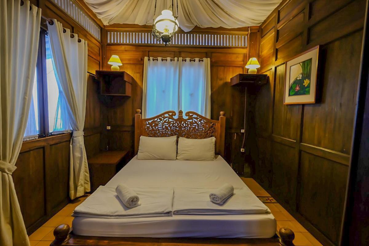 Rumah Stroberi Organic Farm & Family Lodge Lembang Esterno foto