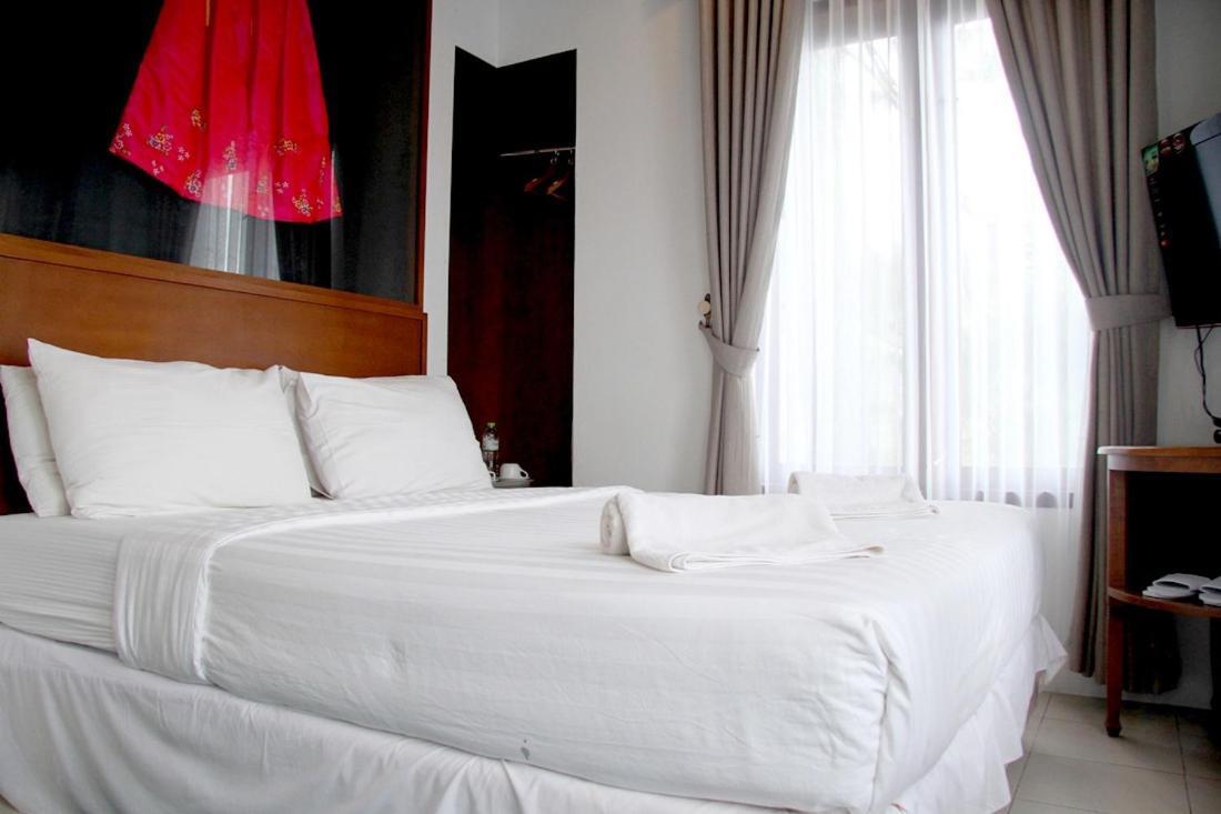 Rumah Stroberi Organic Farm & Family Lodge Lembang Esterno foto